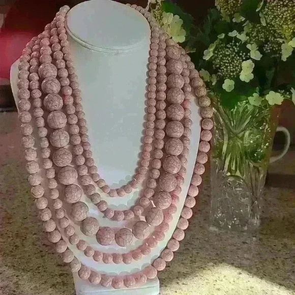 Chunky pink beaded 5 standard necklace - Picture 11 of 16